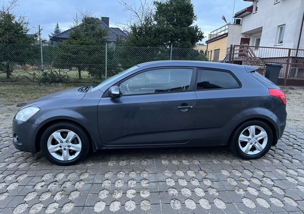 Kia Pro_cee'd cena 14600 przebieg: 302000, rok produkcji 2010 z Łódź małe 106